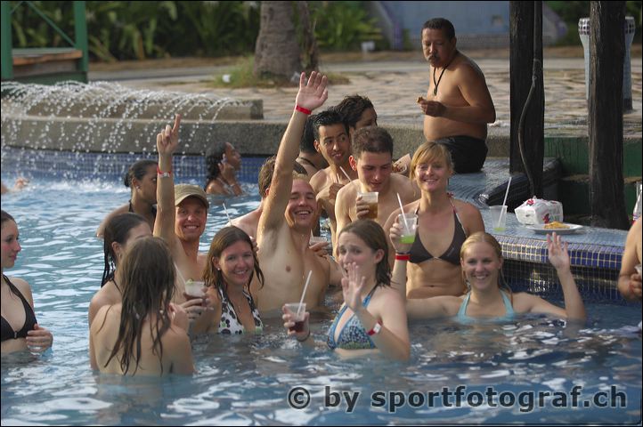 poolparty4628.jpg